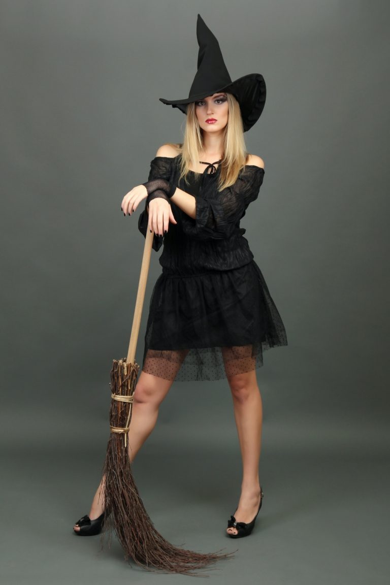 7 Creative Halloween Costumes Ideas for Women - Fashion Gone Rogue