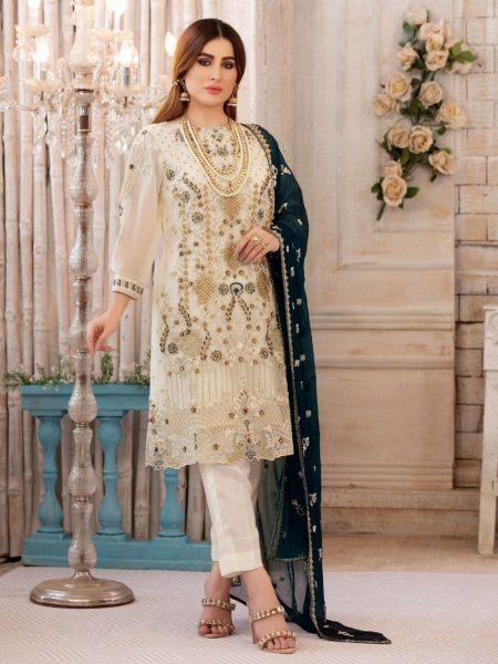 7 of the Best Trending Pakistani Salwar Kameez Designs – Fashion Gone Rogue