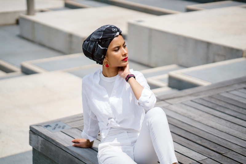 https://www.fashiongonerogue.com/wp-content/uploads/2021/06/Model-Hijab-Head-Scarf-White-Outfit.jpg