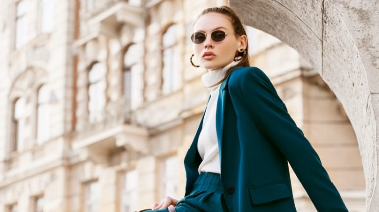 Street Style Model Blue Pant Suit Animal Print Boots