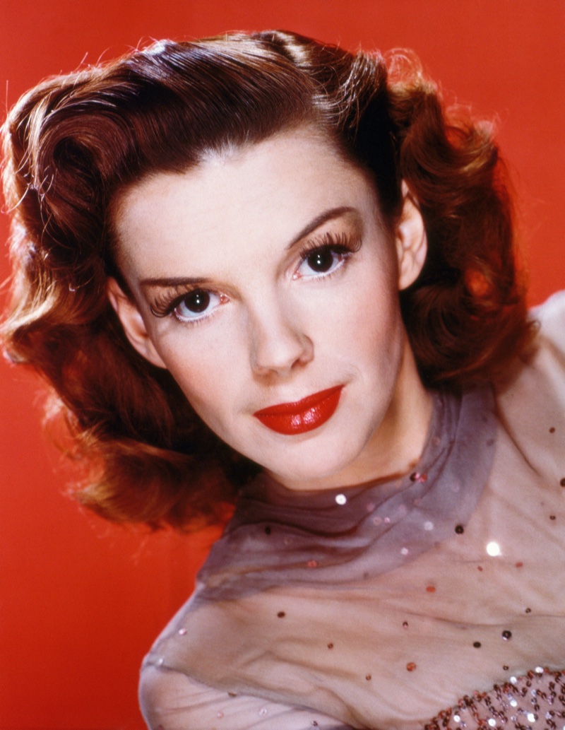 Judy Garland 1940s Hairstyle Color Roll Curls 