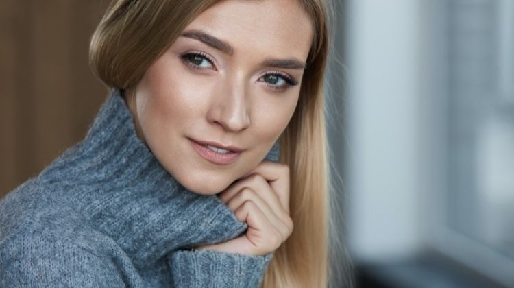 Model Beauty Turtleneck Sweater Winter