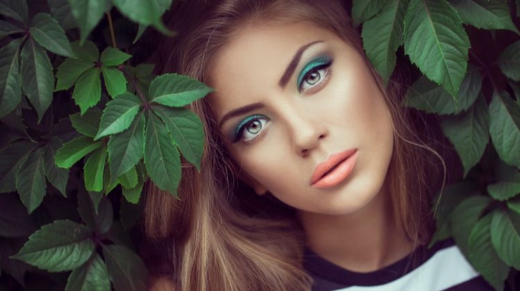 Green Eyes Contacts Beauty Makeup Blue Eyeshadow