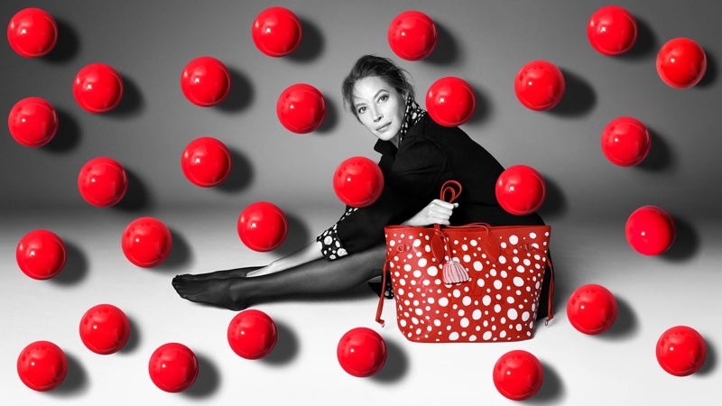 Gisele Follows Uma for Louis Vuitton – WWD