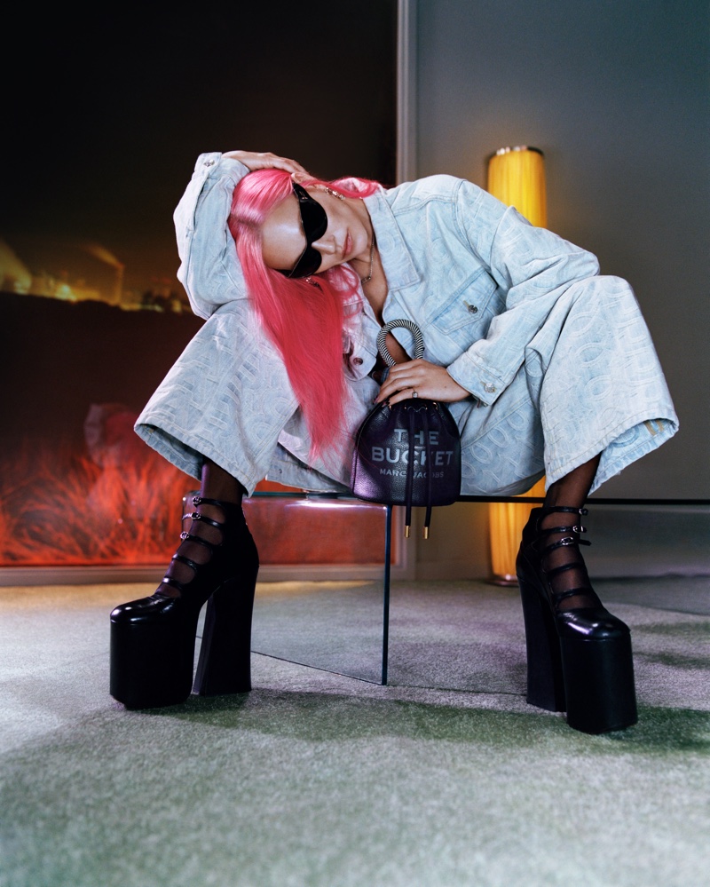 Kate Moss Wears Pink Hair In Marc Jacobs Resort Campaign Ufw Ano Vi