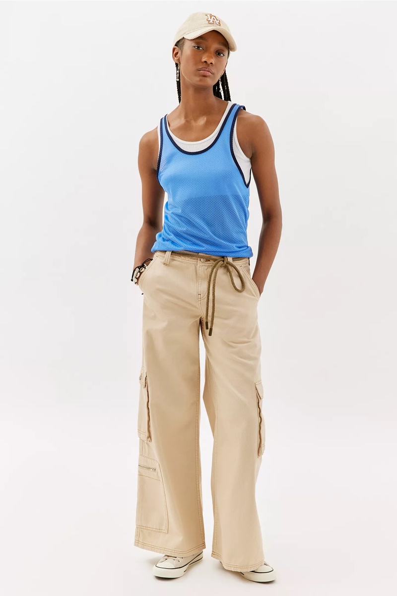 10 Cargo Pants for Women to Take on the Y2K Trend