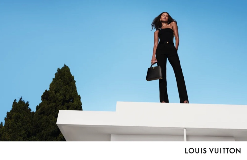 Louis Vuitton: Louis Vuitton Capucines 2022 X Olympia De Grece