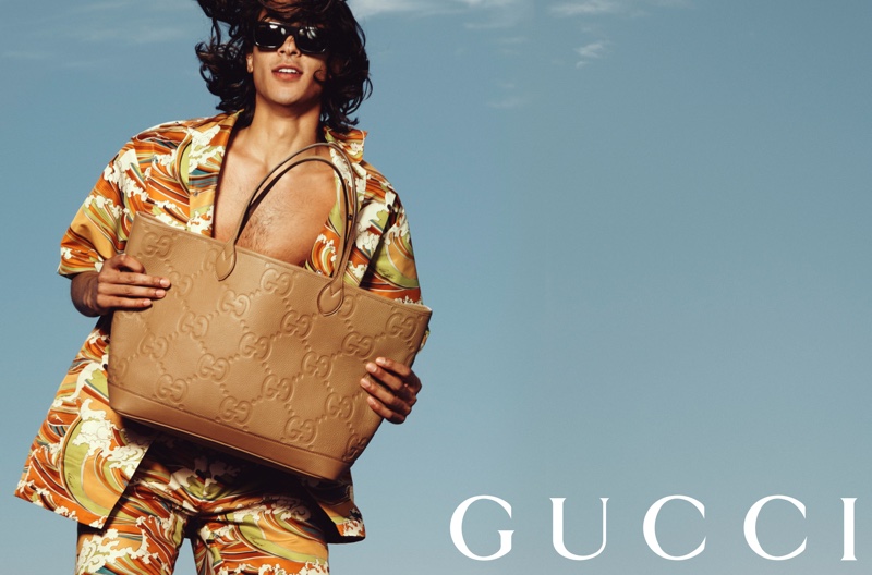 An alpine-themed campaign presents the Gucci Après-Ski selection of items  envisioned for mountain holidays and beyond. - Gucci Stories