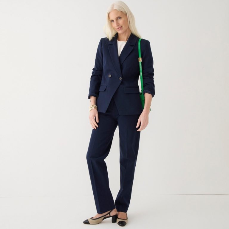 Work Capsule Wardrobe: The Ultimate Guide for 2024