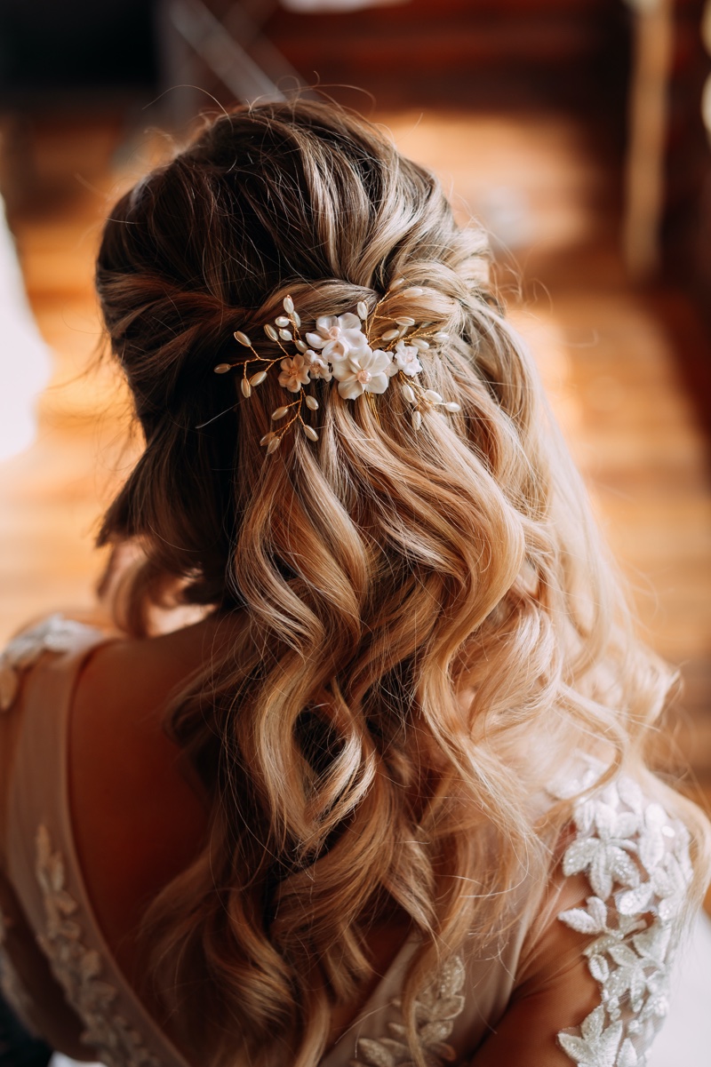 Romantic Bridal Hairstyles for the Fine Art Bride | Molly Carr Photography