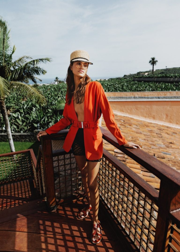 Claudia Martín Serves Tropical Vibes in Mujer Hoy