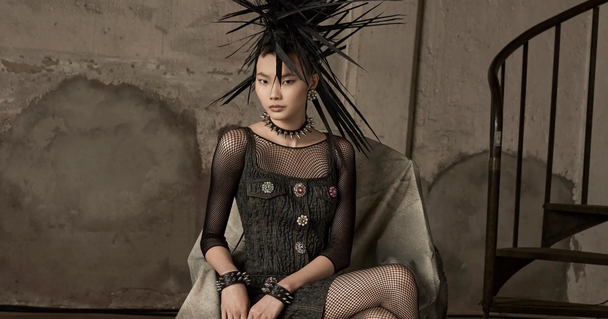Moschino Fall 2023 Campaign: Delivering Punk Glamour