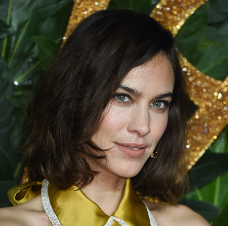 Medium-Length Hairstyles: 15 Effortlessly Glam Cuts