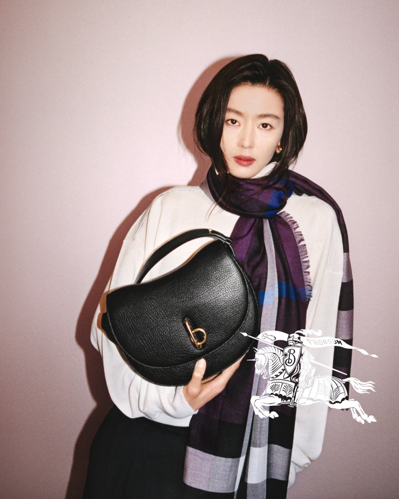 Jun Ji-Hyun poses with the Burberry Rocking Horse bag in black for a new ad.