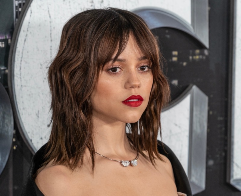 Jenna Ortega textured bob haircut curtain bangs