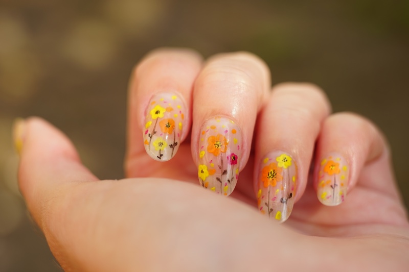 Floral Nails 2024 Trend