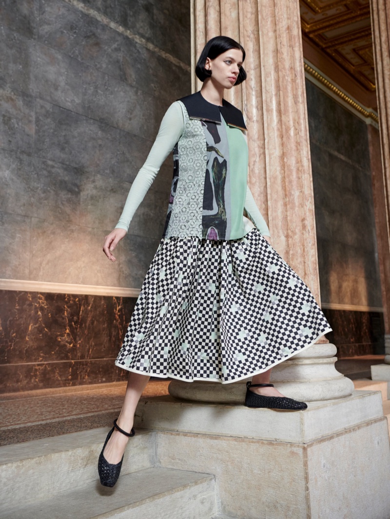 Inspired by the city of Vienna, the Weekend Max Mara Signature spring-summer 2024 collection embraces movement.