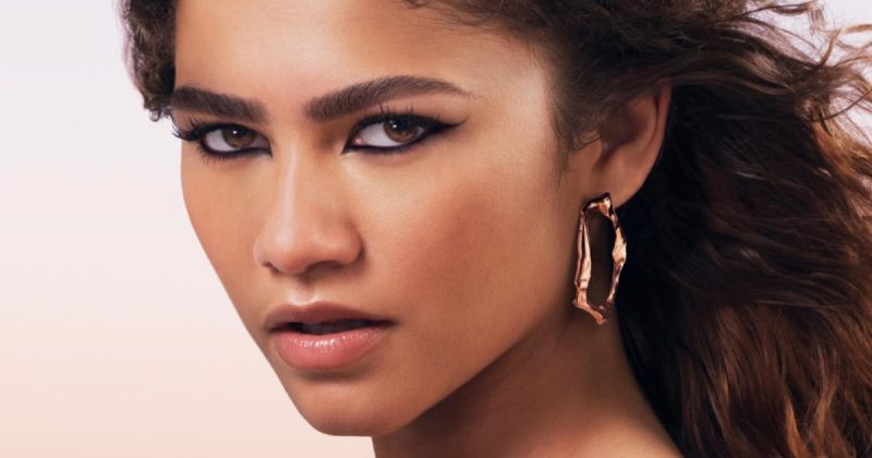 Zendaya Enchants in Lancôme Idôle L'Eau de Toilette Ad