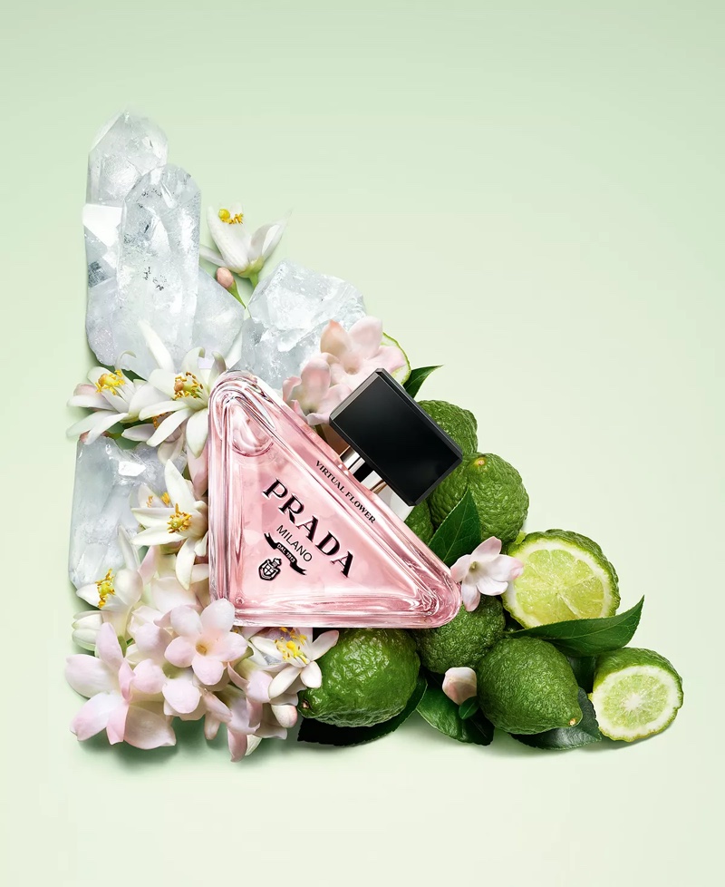 A look at the Prada Paradoxe Virtual Flower Eau de Parfum bottle.