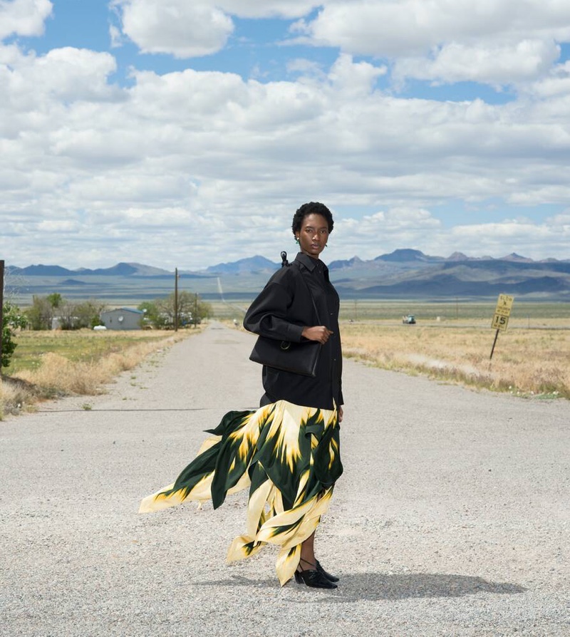 Zayna Cisse poses amongst the American desert in Bottega Veneta's winter 2024 campaign.