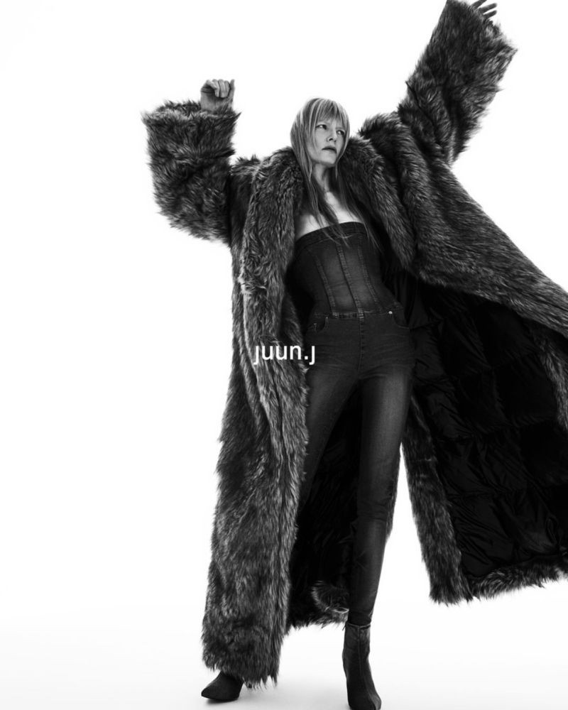 Juun.J features a fluffy coat and denim ensemble in its fall-winter 2024 collection.