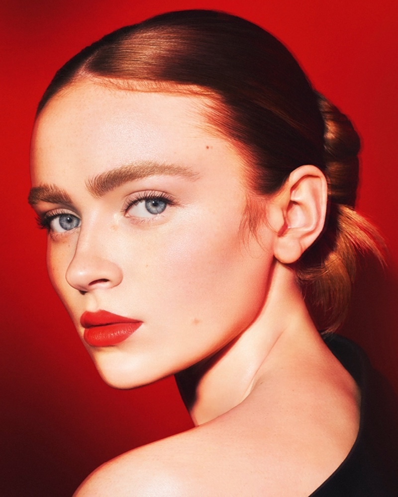 Sadie Sink Armani Si Passione Eau de Parfum Intense Ad