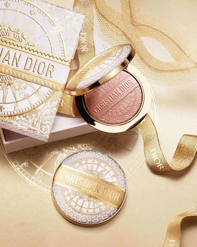 The Dior Forever Couture Luminizer is spotlighted for the holiday season.