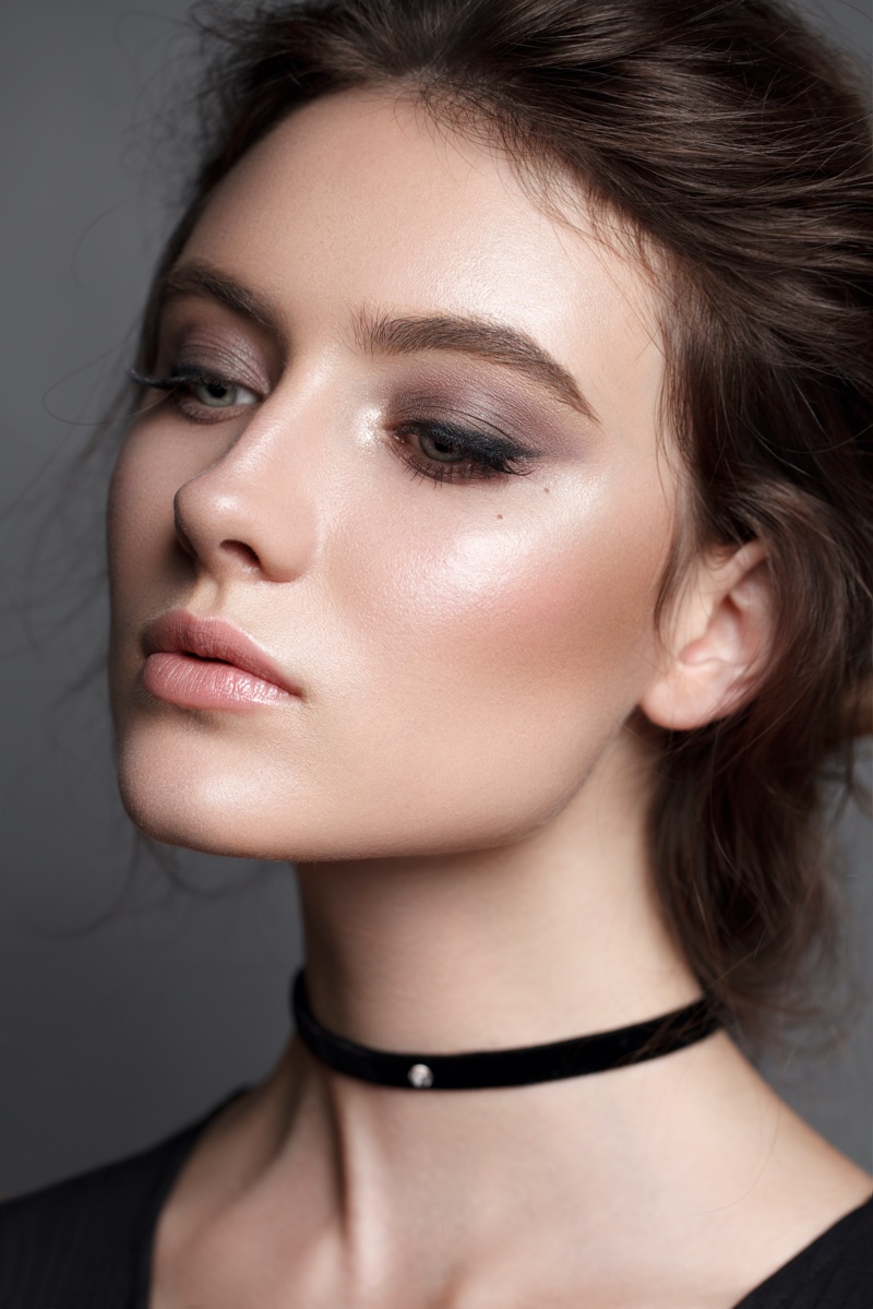 Smoky Neutral Glam Simple Makeup