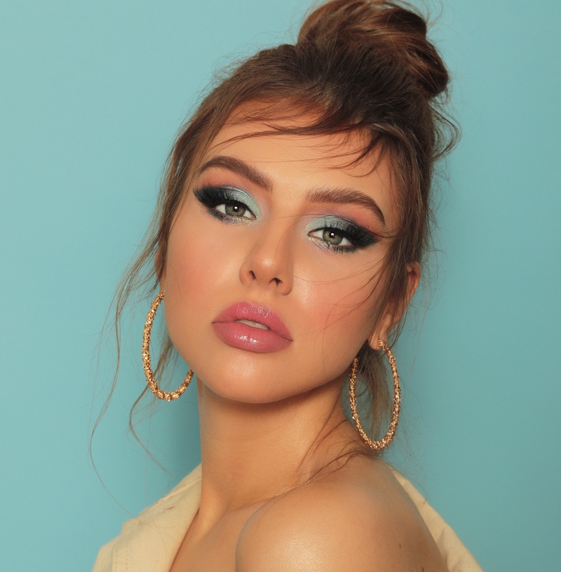 Turquoise Blue Winged Liner Eyes