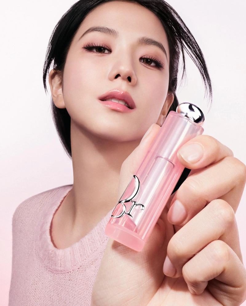 Jisoo poses for the 2025 Dior Addict Lip Glow campaign.