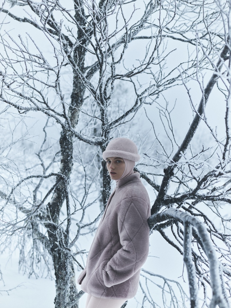 Fran Summers wears a cozy look from Loro Piana's winter 2024 Ski collection.