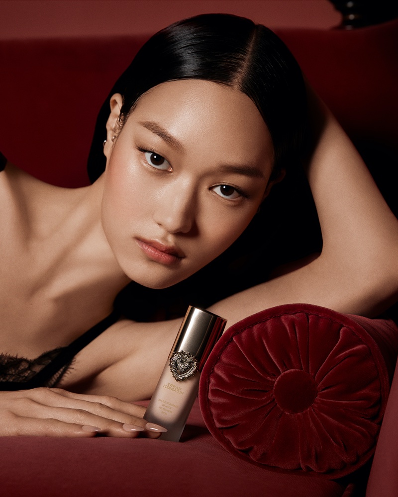 Chloe Oh poses with Dolce & Gabbana's Everlast Foundation.