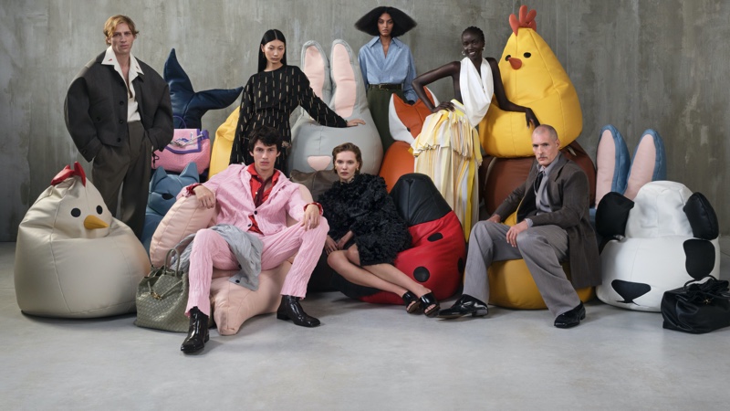 Bottega Veneta debuts its summer 2025 campaign.