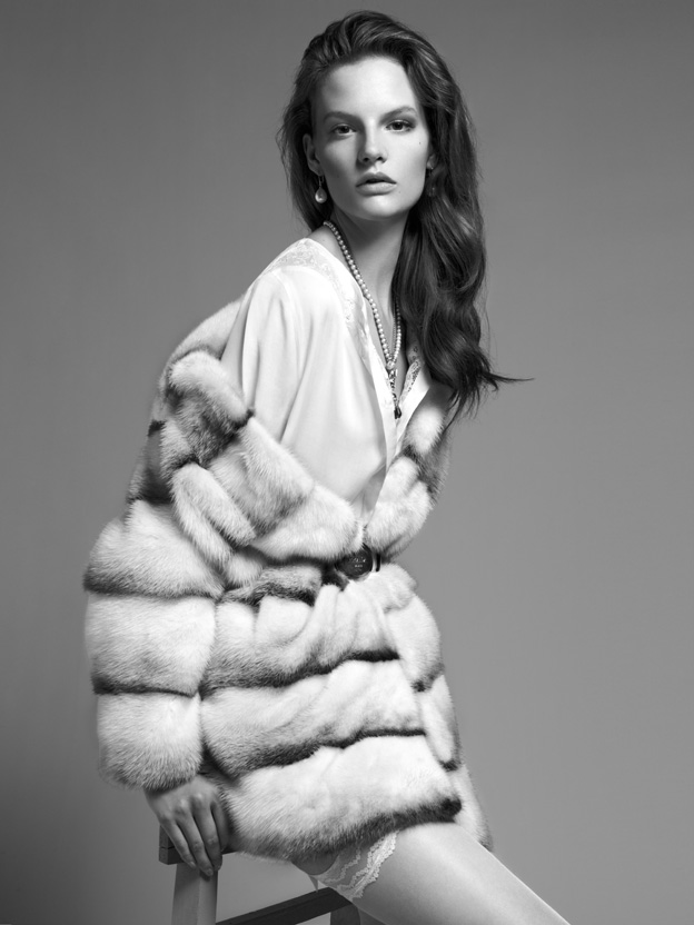 Sara Blomqvist by John Lindquist for Vogue Turkey August 2010