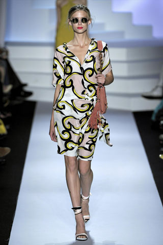 Diane von Furstenberg Spring 2011 | New York Fashion Week