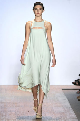 Max Azria Spring 2011 | New York Fashion Week – Fashion Gone Rogue