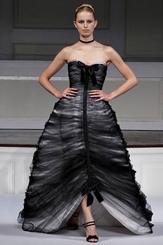 Oscar de la Renta Spring 2011 | New York Fashion Week – Fashion Gone Rogue