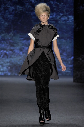 Vera Wang Spring 2011 | New York Fashion Week