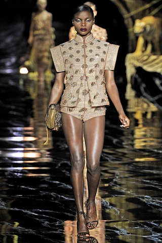 In LVoe with Louis Vuitton: Louis Vuitton Spring Summer 2011: Trapeze