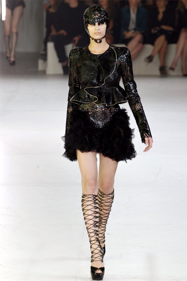 Alexander McQueen Spring 2012 | Paris Fashion Week – Fashion Gone Rogue
