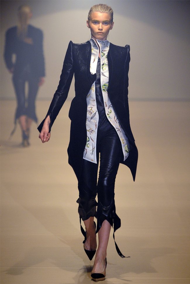 Thierry Mugler Spring 2012 | Paris Fashion Week – Fashion Gone Rogue