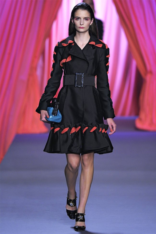 Viktor & Rolf Spring 2012 | Paris Fashion Week – Fashion Gone Rogue