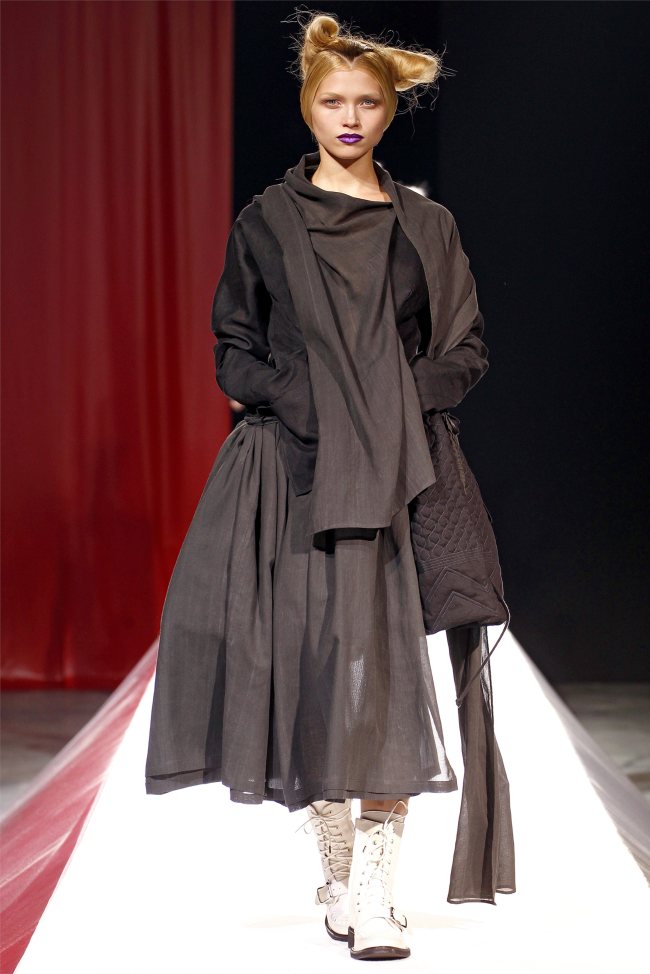 Yohji Yamamoto Spring 2012  Paris Fashion Week