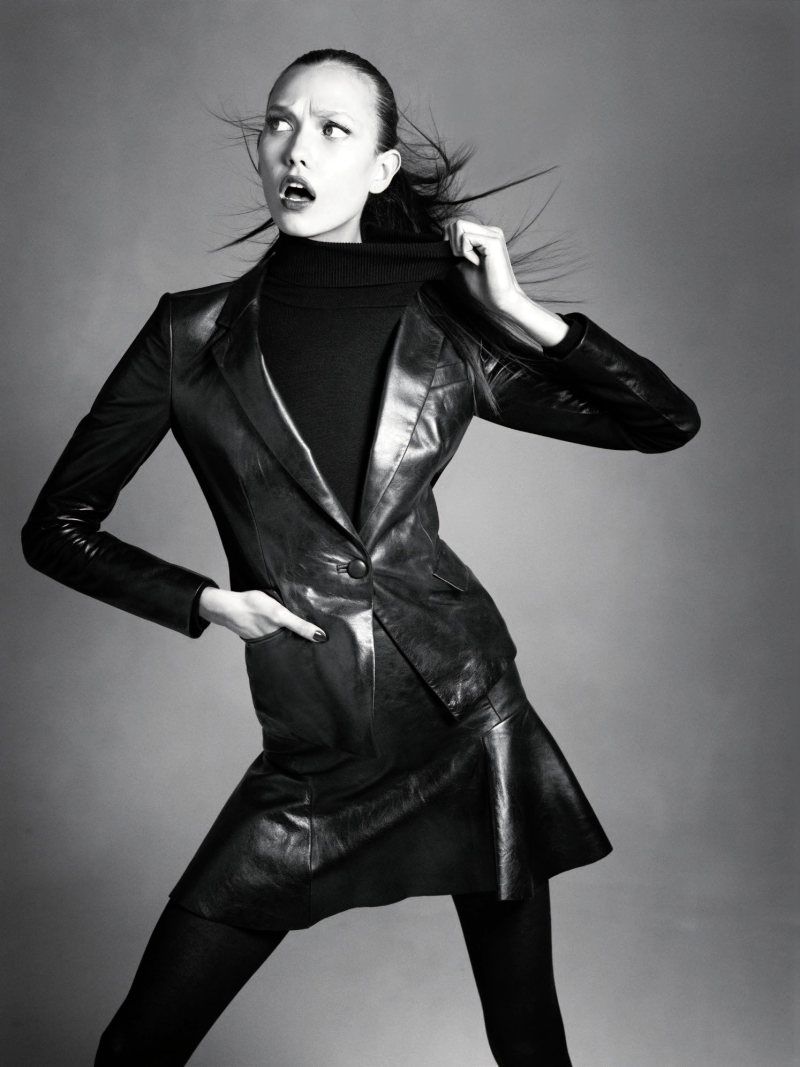 Karlie Kloss Wears Black & Navy Looks for the Neiman Marcus September ...