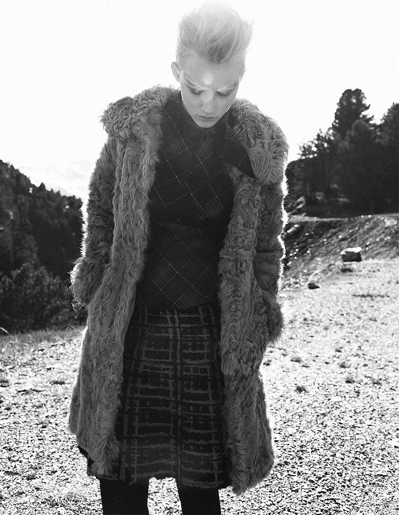 Riley Hillyer is a Mountain Beauty for the Lens of Zoltan Tombor in Grazia Italy September 2012