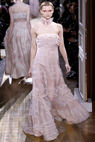 Valentino Spring 2011 Couture | Paris Haute Couture