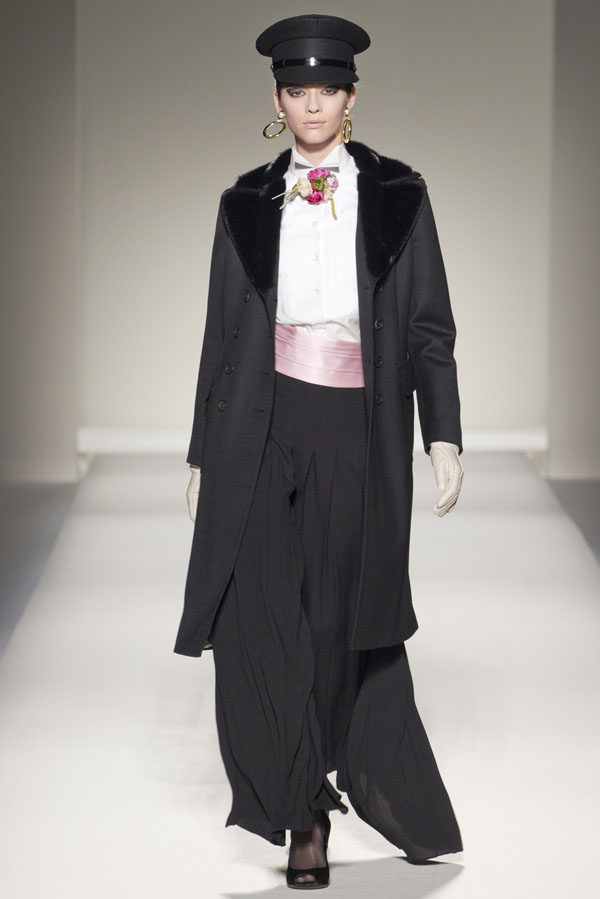 Moschino Fall 2011 | Milan Fashion Week – Fashion Gone Rogue