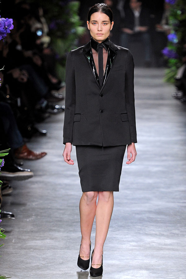 Givenchy Fall 2011 | Paris Fashion Week