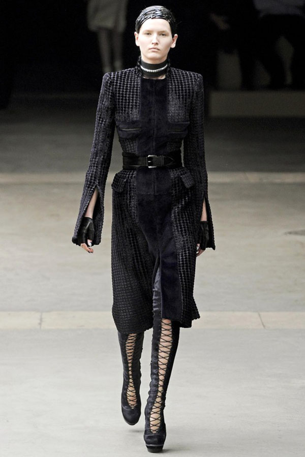 Alexander McQueen Fall 2011 | Paris Fashion Week – Fashion Gone Rogue