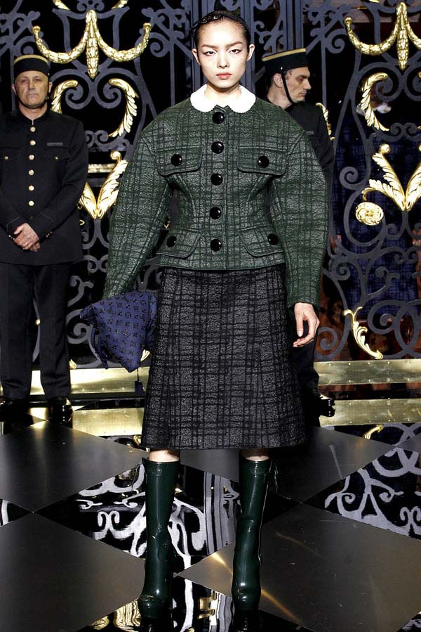 Paris Fashion Week: Louis Vuitton Fall/Winter 2011 - BagAddicts